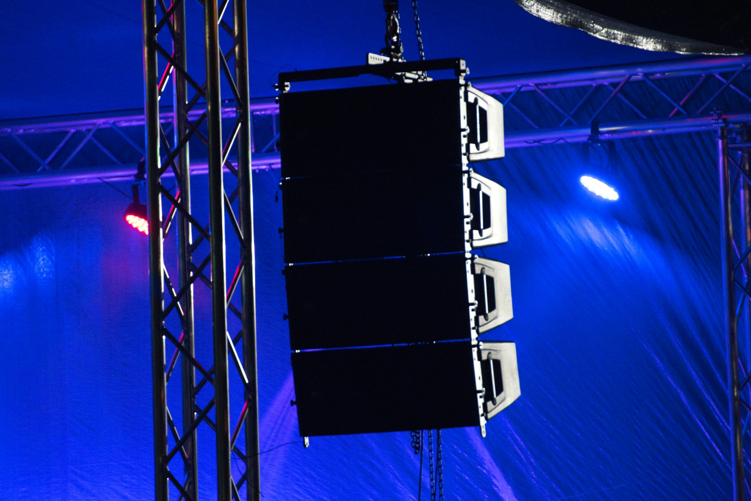 Line Array Speakers - Professional Live Performance Equipment by Eleckza